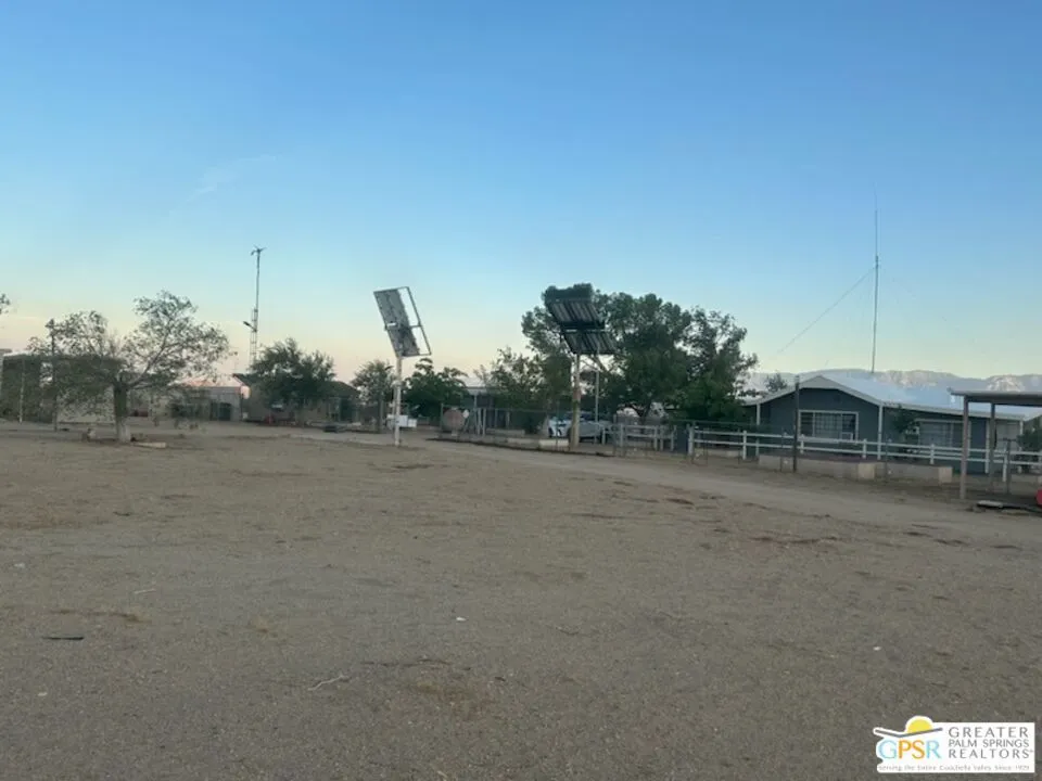 31750 Selmadolph Street, Lucerne Valley, California 92356 home-pic-28