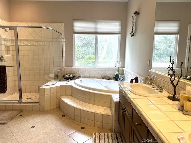 Bathroom 2 - Primary