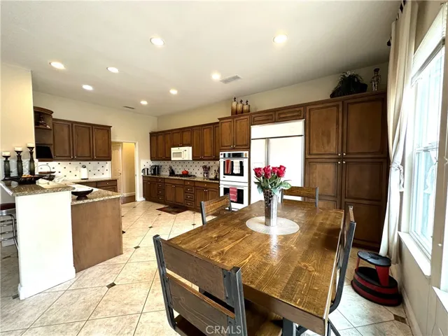 Kichen / Breakfast Nook