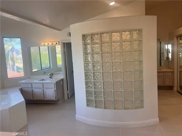 5300 La Fiesta, Yorba Linda, California 92887