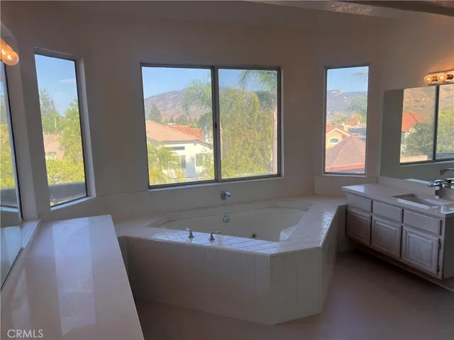 5300 La Fiesta, Yorba Linda, California 92887