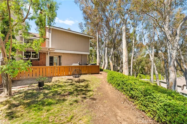 6519 E Camino Vista 4, Anaheim Hills, California 92807