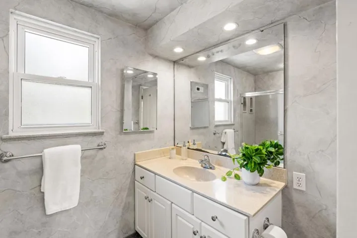 22820 Bravo Place, Salinas, California 93908
