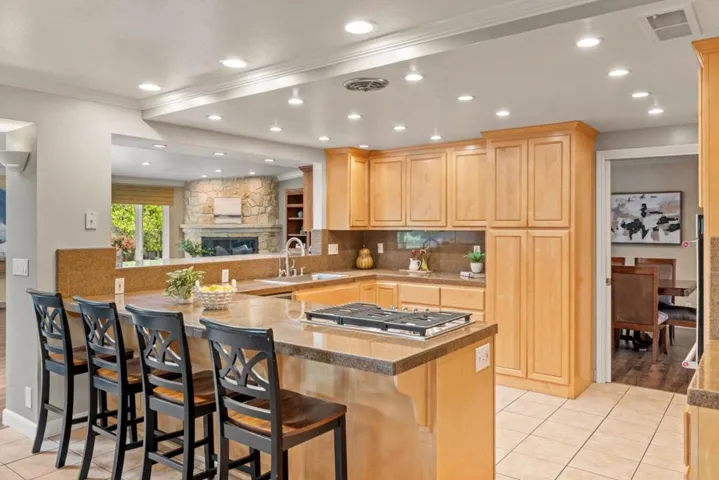 22820 Bravo Place, Salinas, California 93908