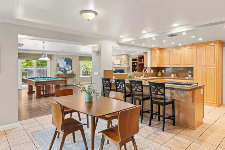 22820 Bravo Place, Salinas, California 93908