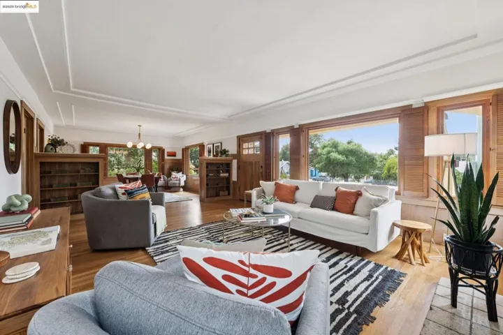 1778 Pleasant Valley Ave, Oakland, California 94611