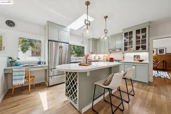 1778 Pleasant Valley Ave, Oakland, California 94611