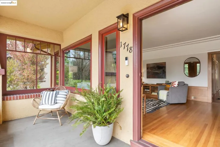 1778 Pleasant Valley Ave, Oakland, California 94611