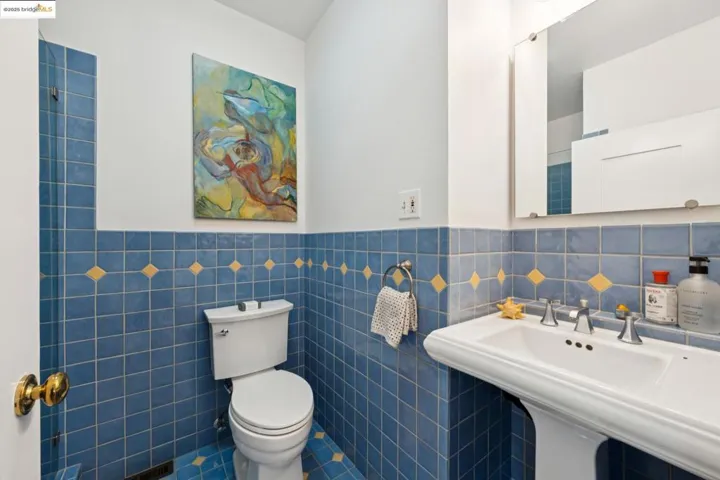 1778 Pleasant Valley Ave, Oakland, California 94611