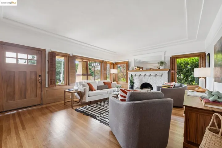 1778 Pleasant Valley Ave, Oakland, California 94611