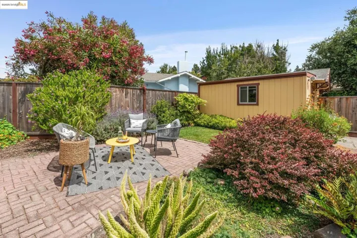 1778 Pleasant Valley Ave, Oakland, California 94611