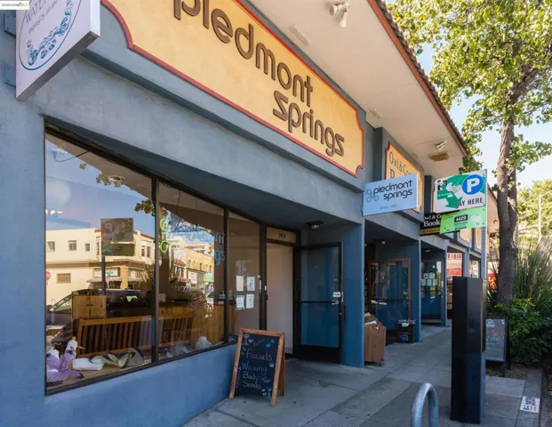 1778 Pleasant Valley Ave, Oakland, California 94611