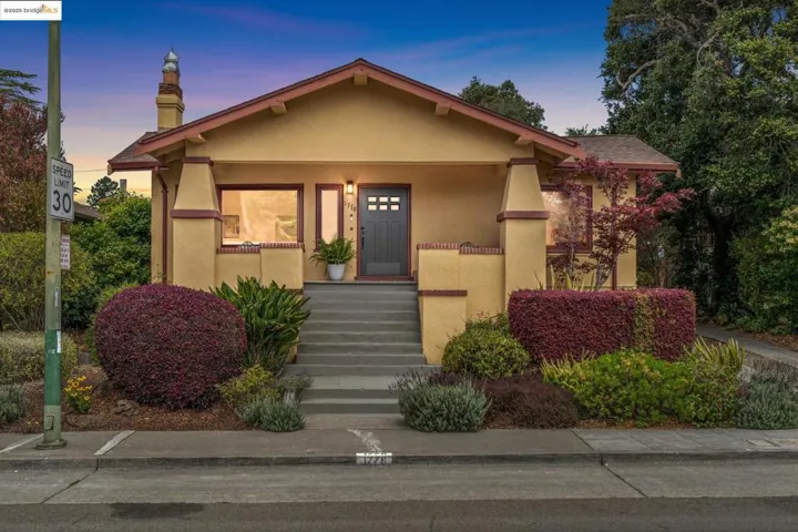 1778 Pleasant Valley Ave, Oakland, California 94611