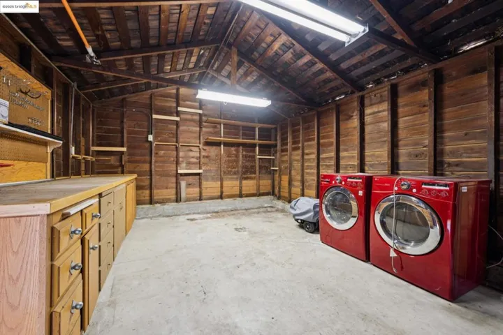 1778 Pleasant Valley Ave, Oakland, California 94611