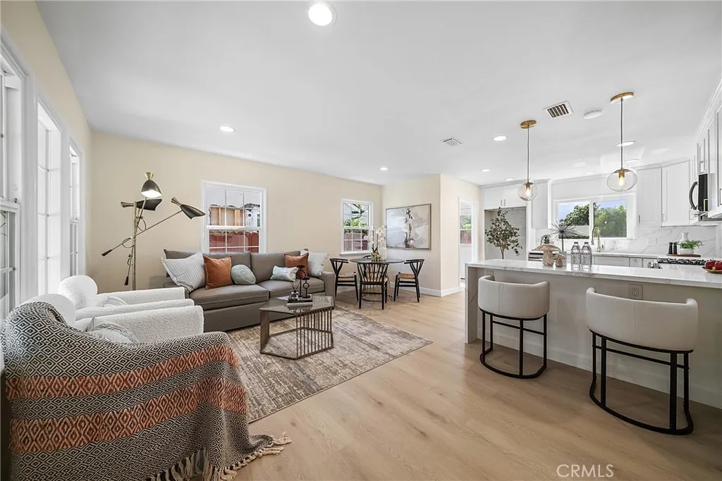 360 S Greengrove Drive, Orange, California 92866, 3 Bedrooms Bedrooms, ,2 BathroomsBathrooms,Residential,For Sale,Greengrove,TR25171602