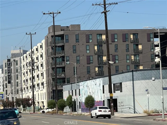 subject listing's same street block new apart project