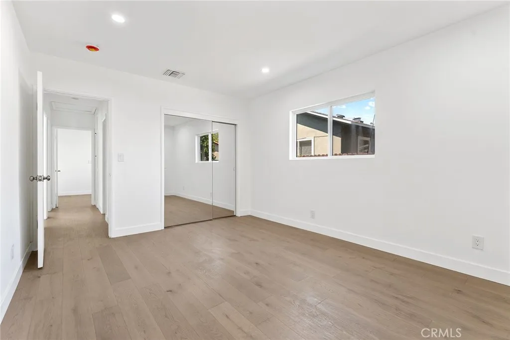 22723 Leonora Drive, Woodland Hills, California 91367 home-pic-16