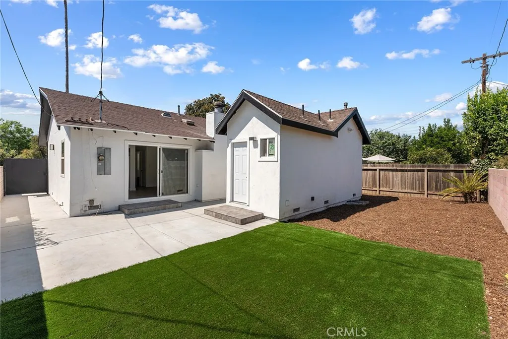 22723 Leonora Drive, Woodland Hills, California 91367 home-pic-30