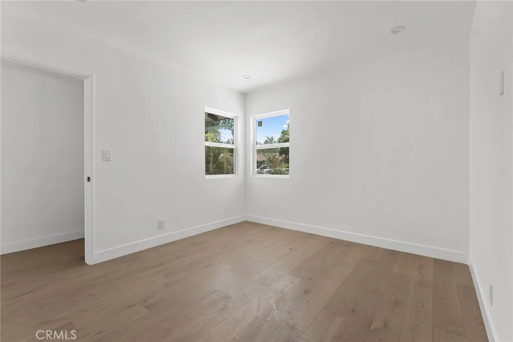 22723 Leonora Drive, Woodland Hills, California 91367 home-pic-20