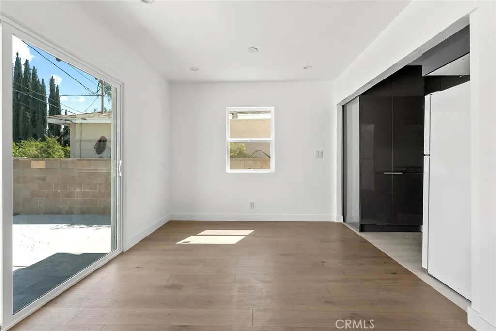 22723 Leonora Drive, Woodland Hills, California 91367 home-pic-7