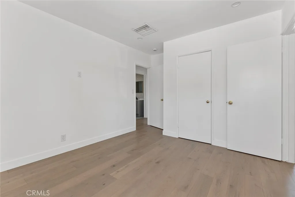 22723 Leonora Drive, Woodland Hills, California 91367 home-pic-17
