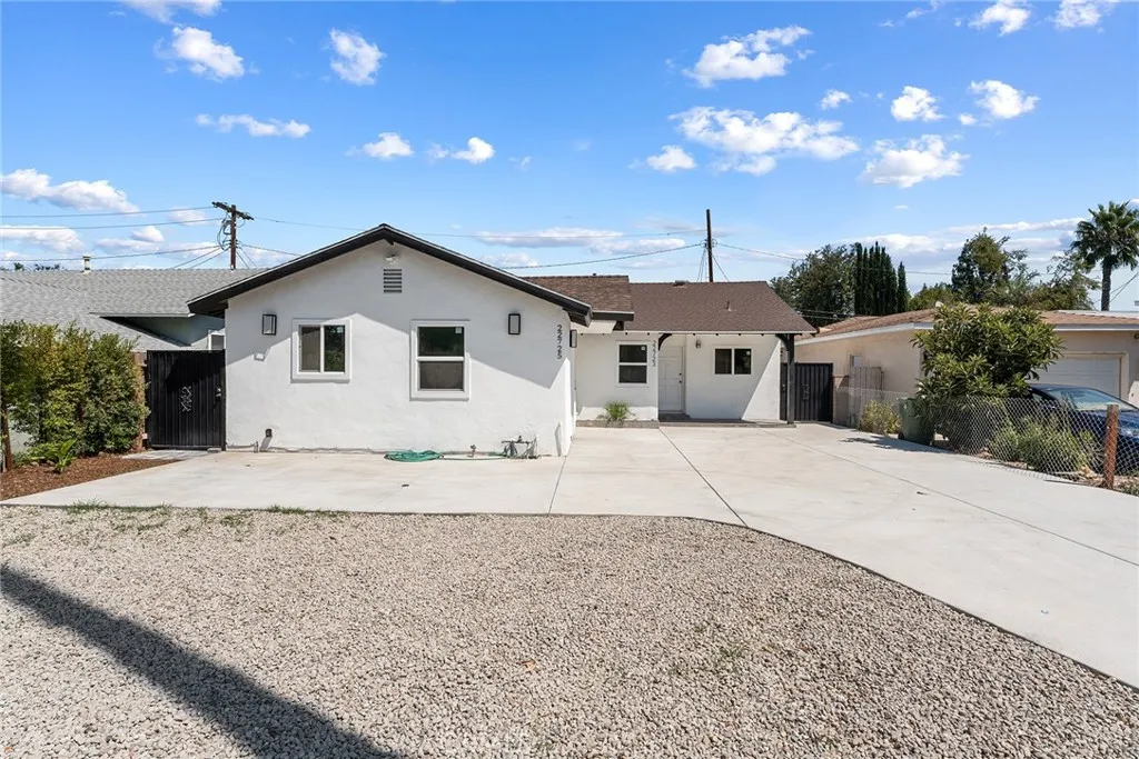 22723 Leonora Drive, Woodland Hills, California 91367 home-pic-1