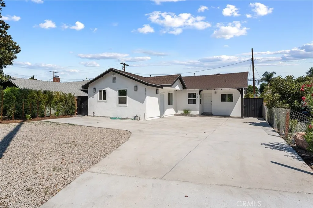 22723 Leonora Drive, Woodland Hills, California 91367 home-pic-2