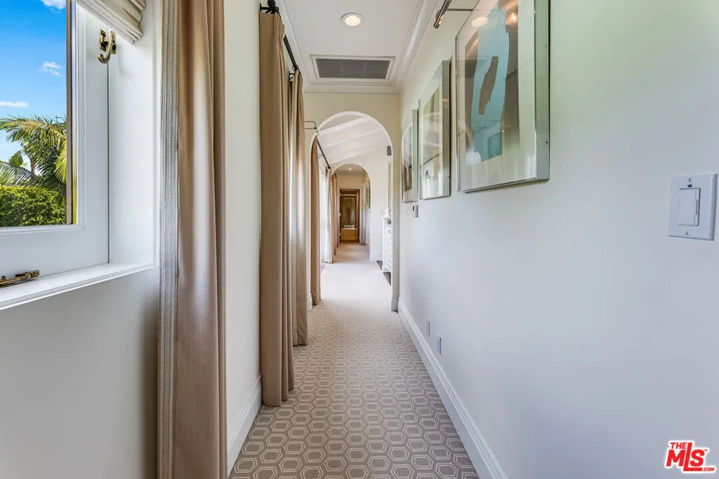 814 N Bedford Drive, Beverly Hills, California 90210 home-pic-10