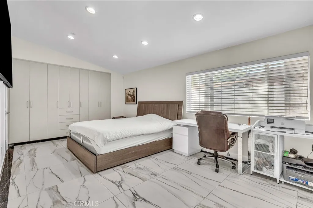 238 S Lincoln Street, Burbank, California 91506 home-pic-13