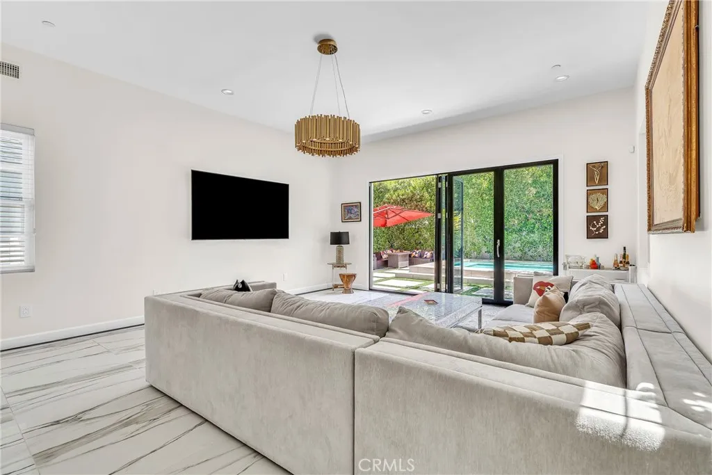 238 S Lincoln Street, Burbank, California 91506 home-pic-25