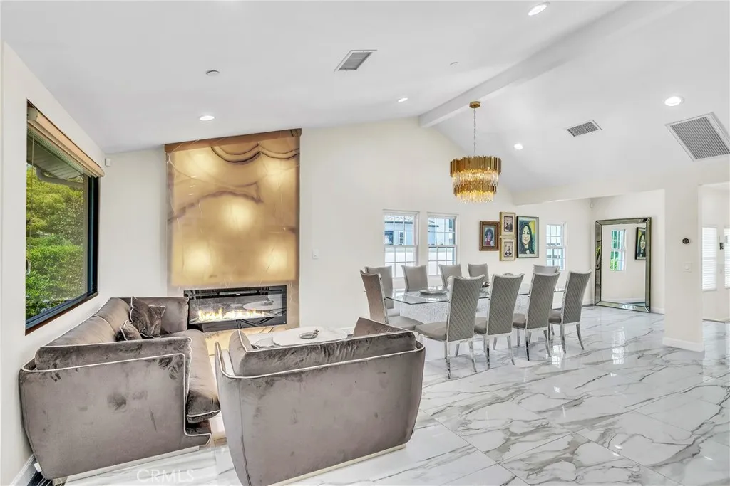238 S Lincoln Street, Burbank, California 91506 home-pic-2