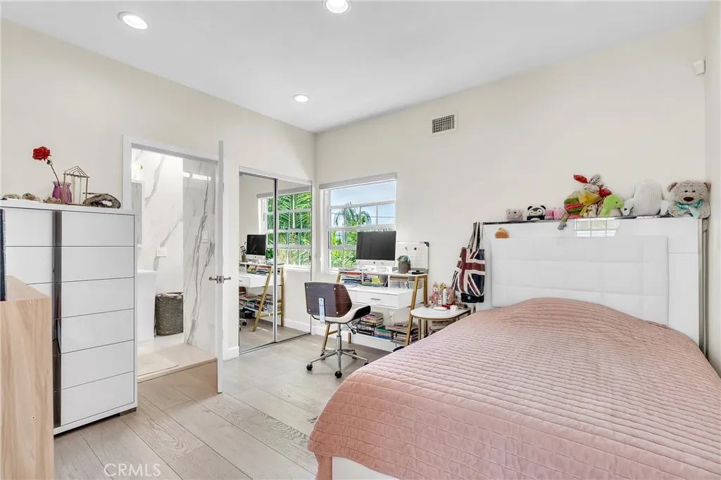 238 S Lincoln Street, Burbank, California 91506 home-pic-21