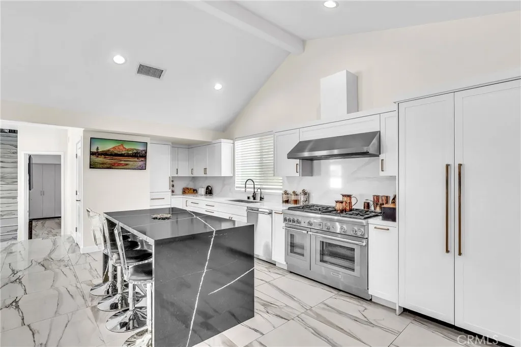 238 S Lincoln Street, Burbank, California 91506 home-pic-9