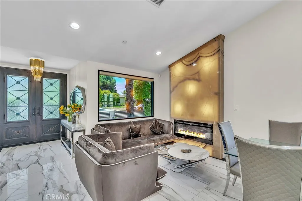 238 S Lincoln Street, Burbank, California 91506 home-pic-4