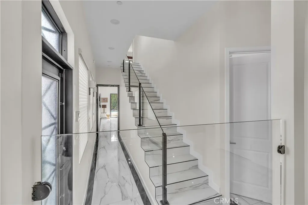 238 S Lincoln Street, Burbank, California 91506 home-pic-11