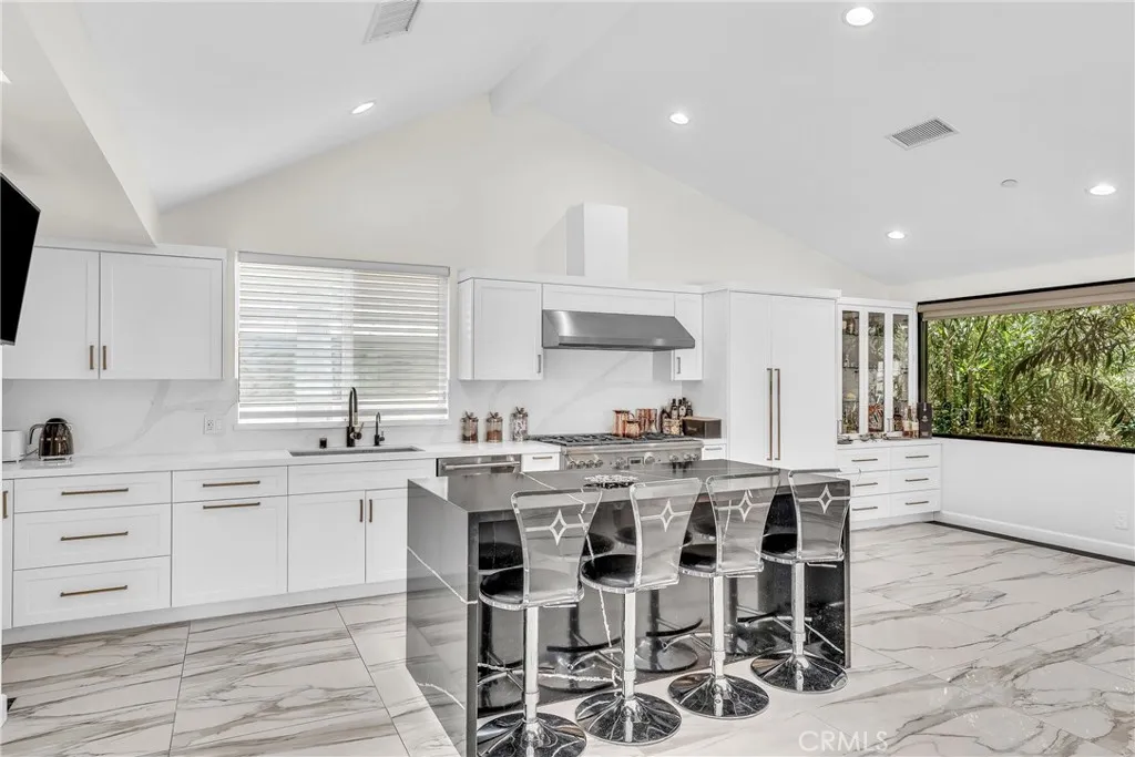238 S Lincoln Street, Burbank, California 91506 home-pic-7