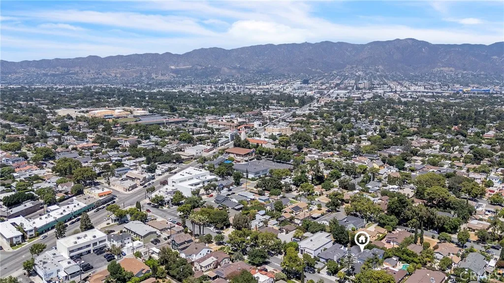 238 S Lincoln Street, Burbank, California 91506 home-pic-35