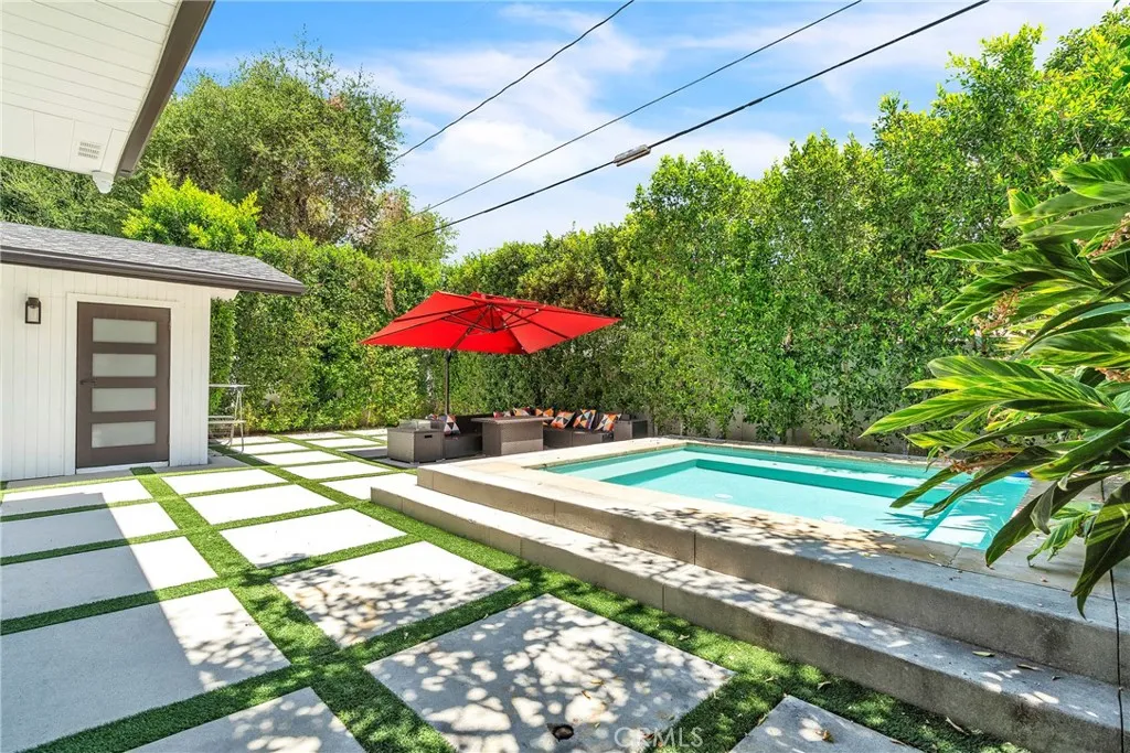 238 S Lincoln Street, Burbank, California 91506 home-pic-28