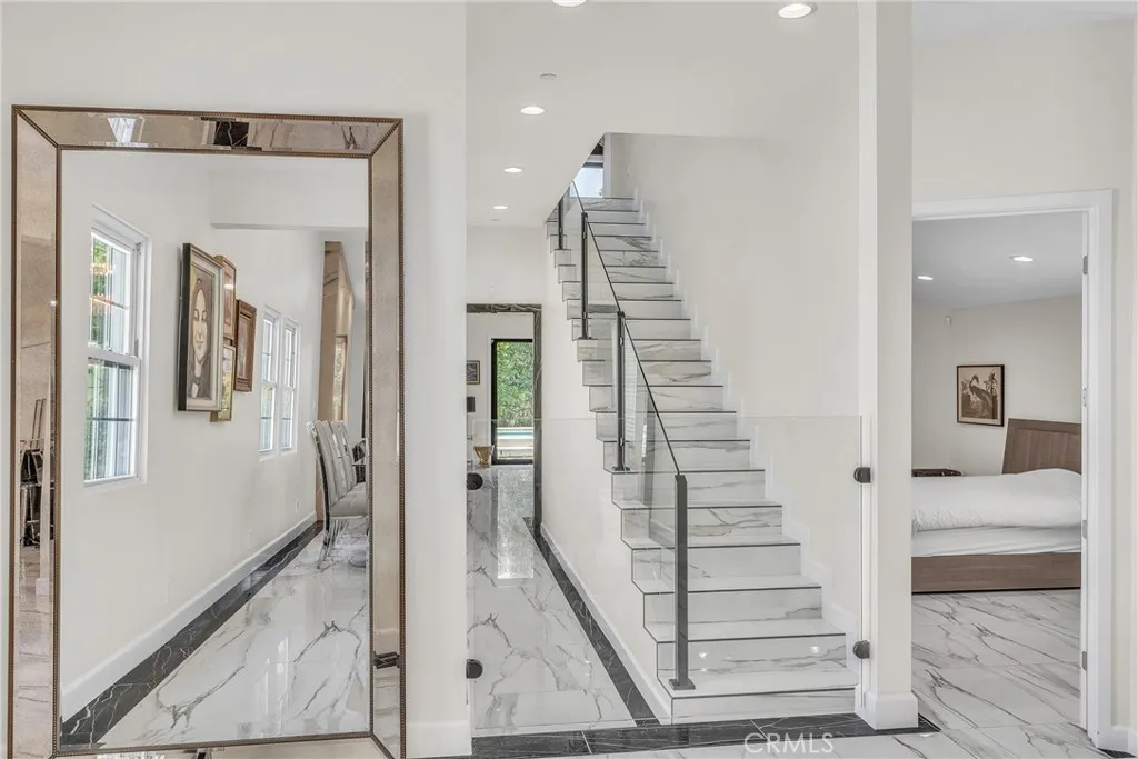 238 S Lincoln Street, Burbank, California 91506 home-pic-12