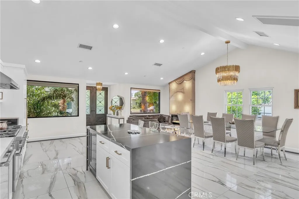 238 S Lincoln Street, Burbank, California 91506 home-pic-10
