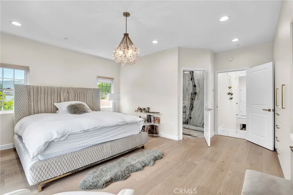 238 S Lincoln Street, Burbank, California 91506 home-pic-16