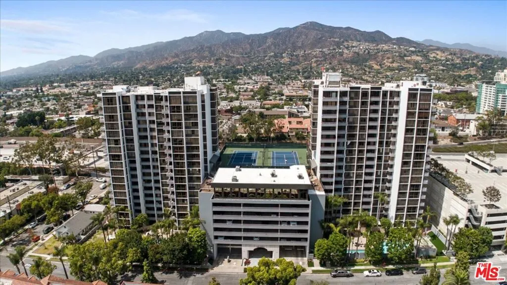 345 Pioneer Drive 1401, Glendale, California 91203, 2 Bedrooms Bedrooms, ,2 BathroomsBathrooms,Residential Lease,For Rent,Pioneer,25572765