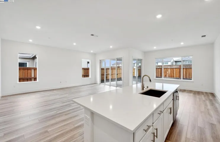 17702 Brightwood Avenue, Lathrop, California 95330