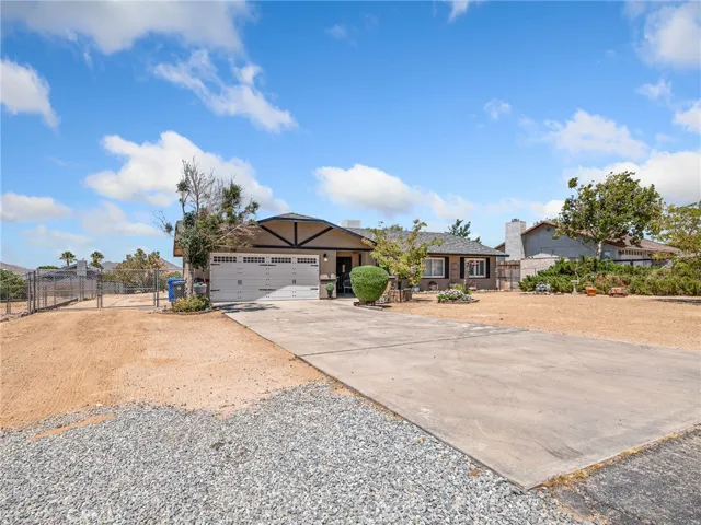16986 Ouray Road, Apple Valley, California 92307