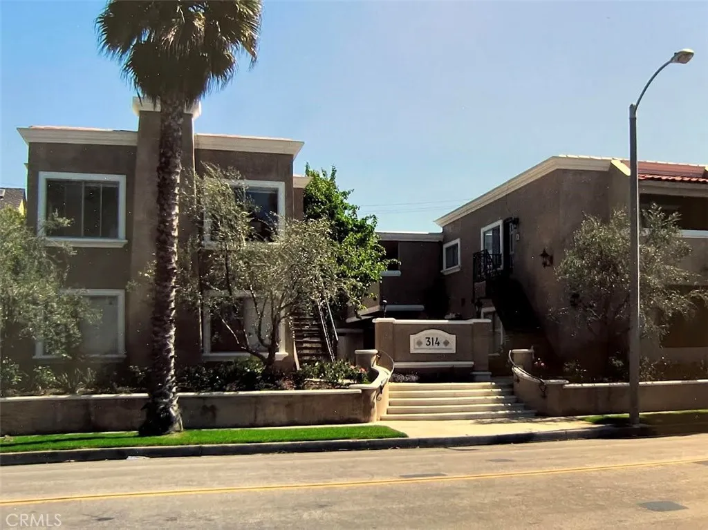 314 18th Street H, Huntington Beach, California 92648, 1 Bedroom Bedrooms, ,1 BathroomBathrooms,Residential Lease,For Rent,18th,OC25173255