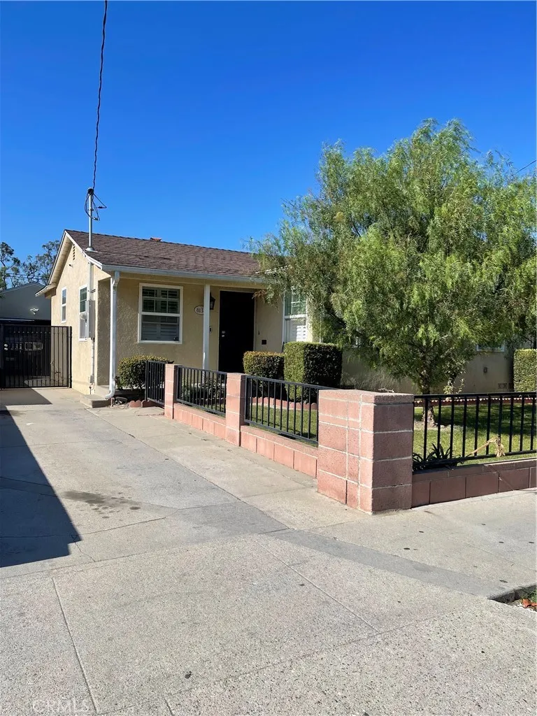 8133 2nd St, Paramount, California 90723, 3 Bedrooms Bedrooms, ,1 BathroomBathrooms,Residential,For Sale,2nd ST,PW25172965