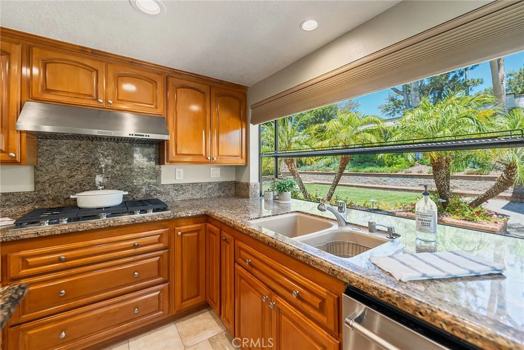 6335 E Smokey Avenue, Orange, California 92867 home-pic-27