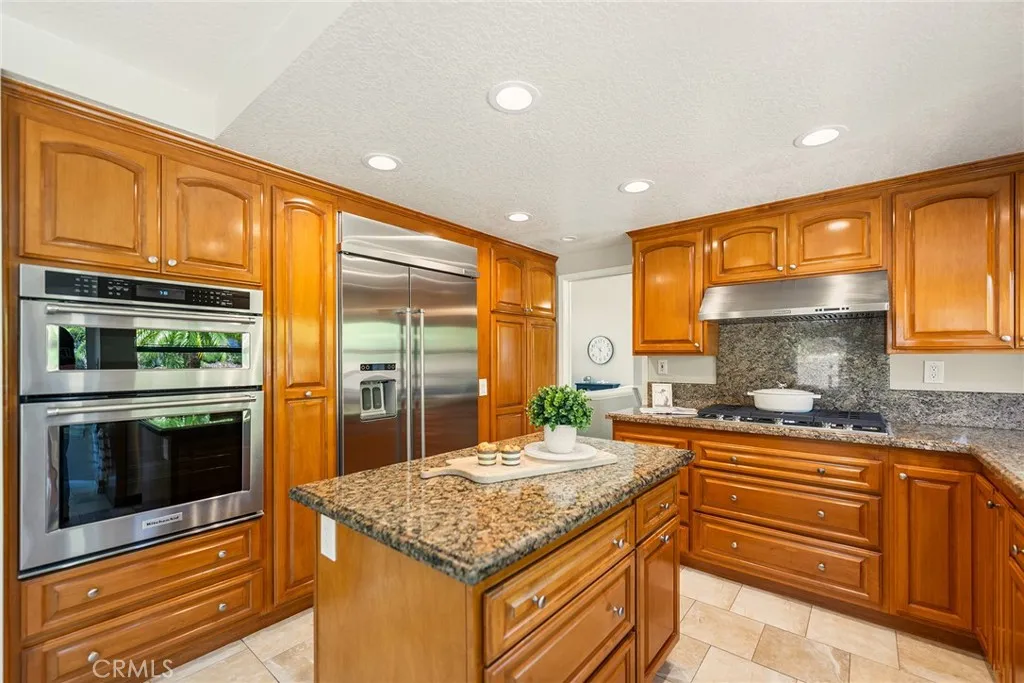 6335 E Smokey Avenue, Orange, California 92867 home-pic-28