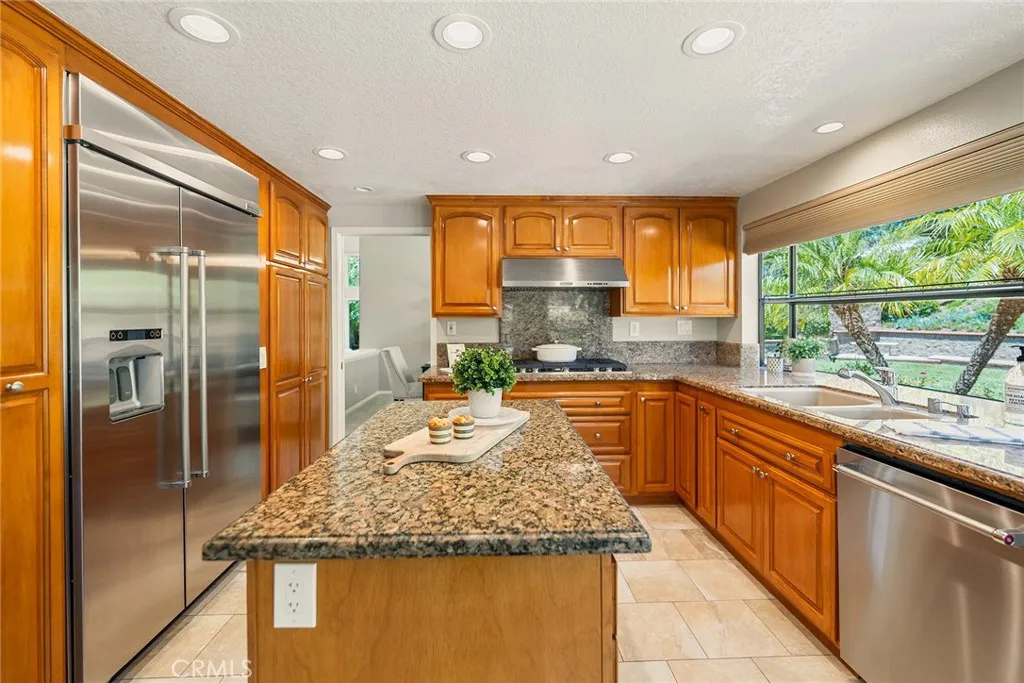 6335 E Smokey Avenue, Orange, California 92867 home-pic-26