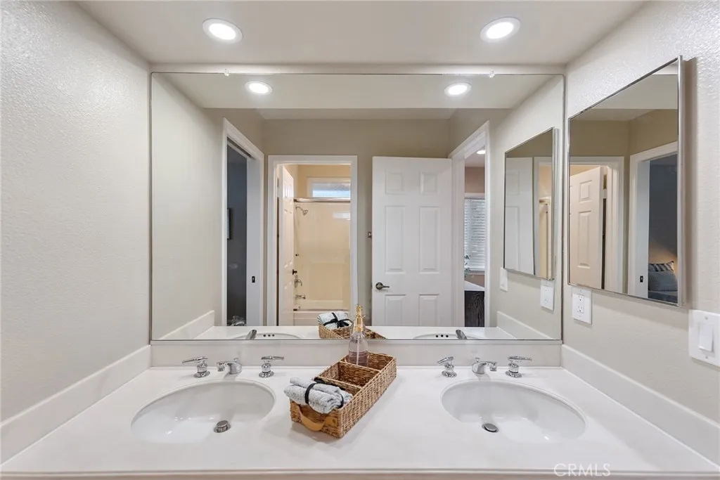 6335 E Smokey Avenue, Orange, California 92867 home-pic-38